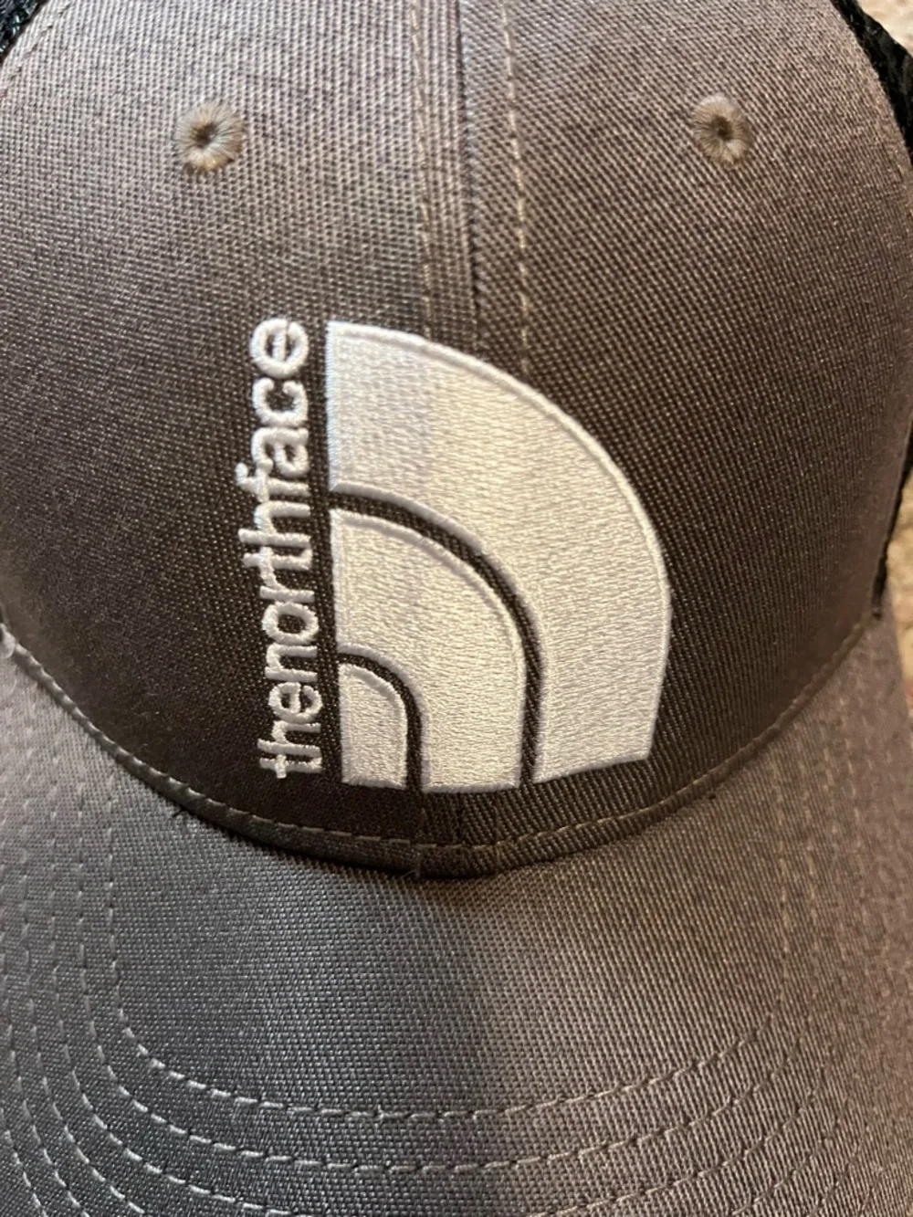 🆕 The North Face Mudder Trucker Hat